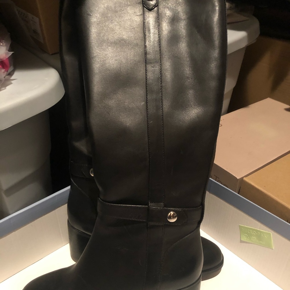 Boots - Picture 2 of 4